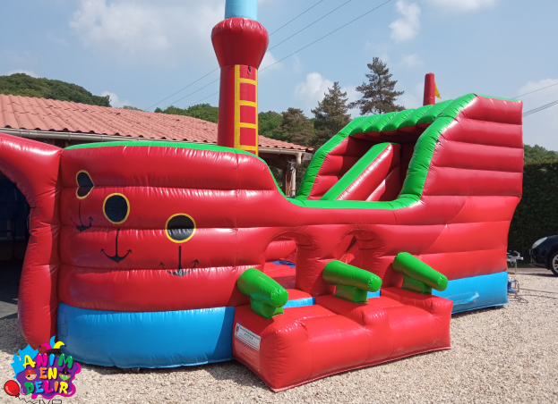 Bateau de pirates gonflagles pour enfants pour tout événement dans l'Yonne (89) et la Seine Martime (77), proposé par Anim en Délire